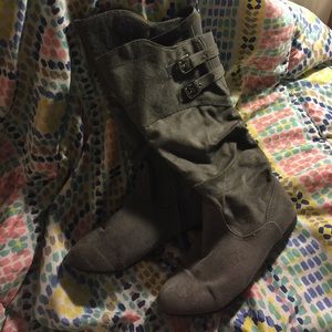 Girls gray boots
