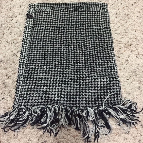 Checkered Houndstooth Scarf