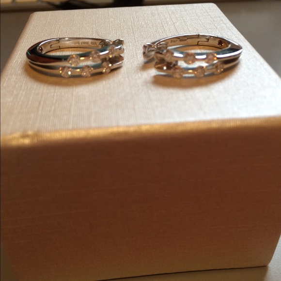 18K White Gold Hoop Earrings