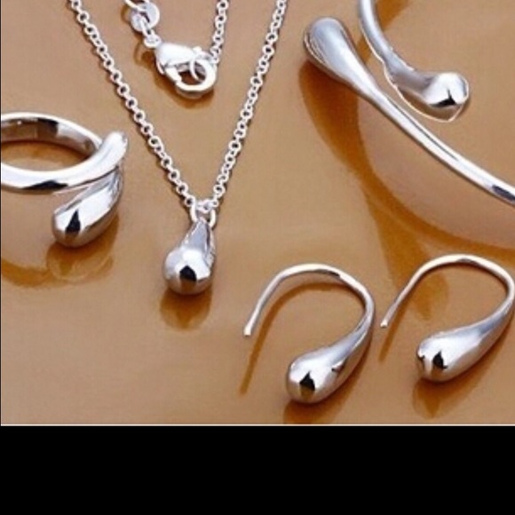 Jewelry - 💥 SOLD 💥