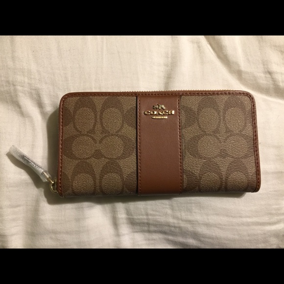 NWT Coach Accordion Zip Wallet w/ Leather Stripe