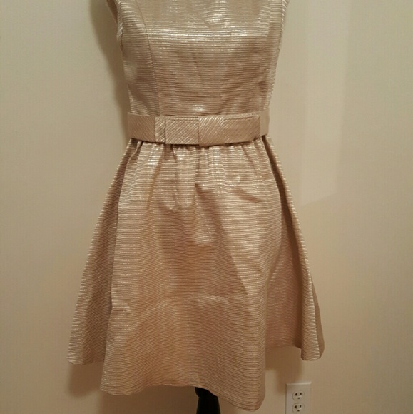 Lauren Conrad Gold Jaquard Bow Party Dress - Picture 3 of 4