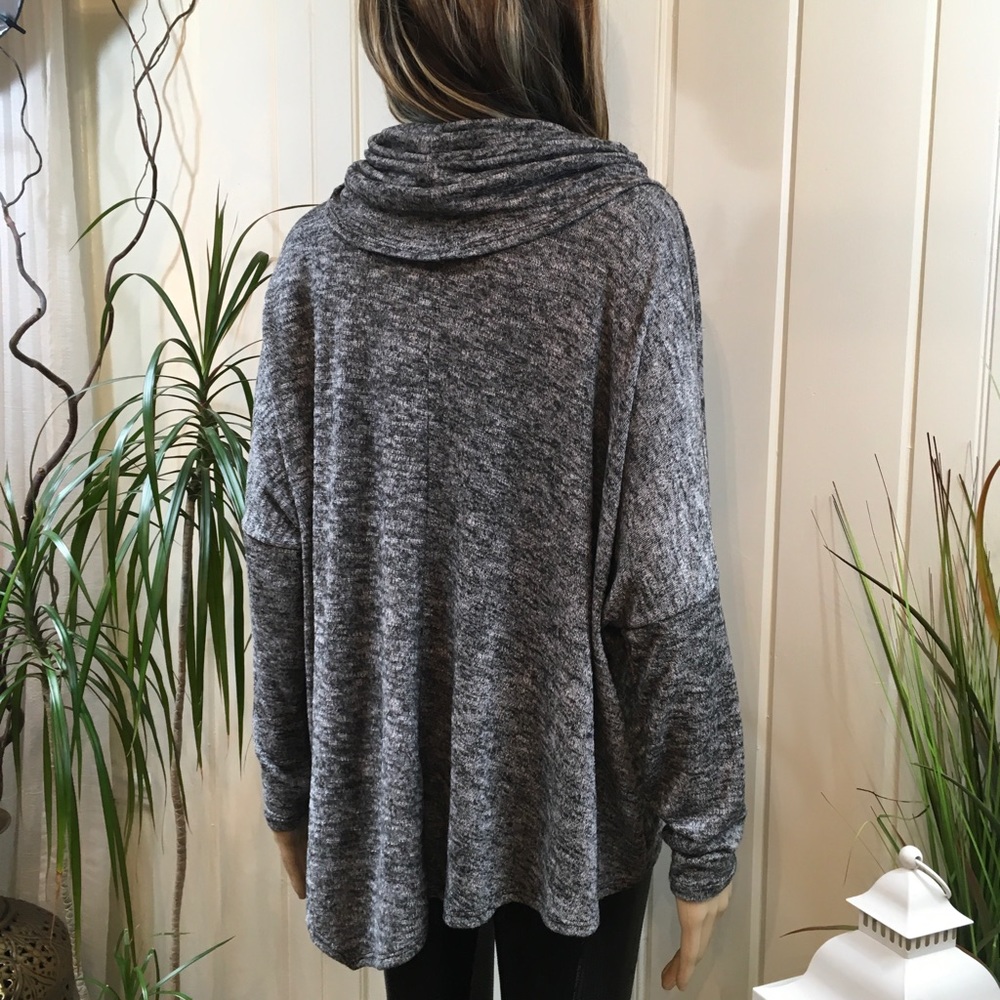 ASSYMETRIC LOOSE COWL NECK - Picture 3 of 4