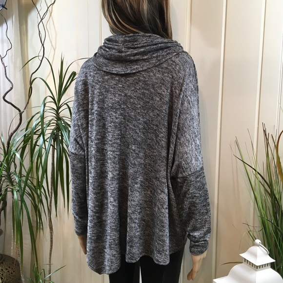 ASSYMETRIC LOOSE COWL NECK - Picture 3 of 4