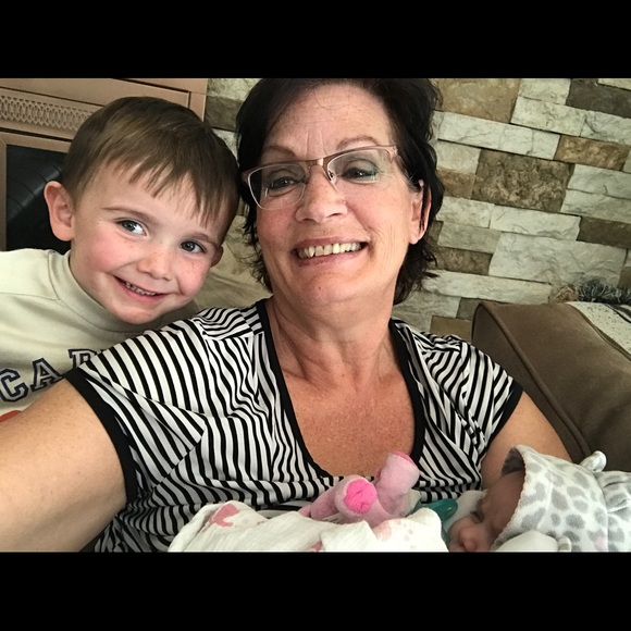 Meet your Posher, Cindy - Picture 1 of 1