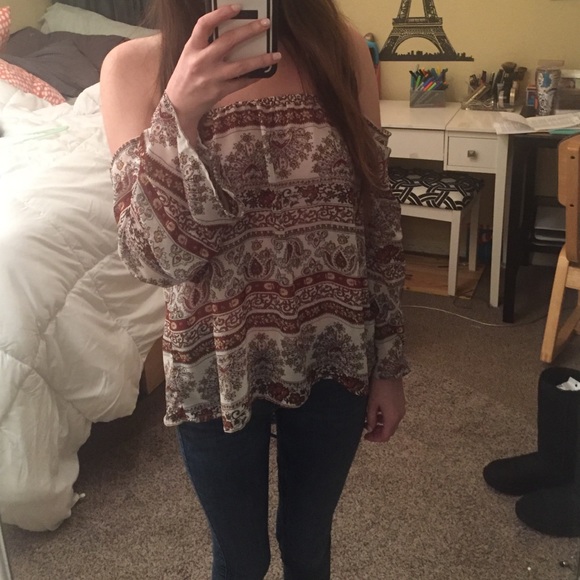 Shoulder Cut-Out Blouse