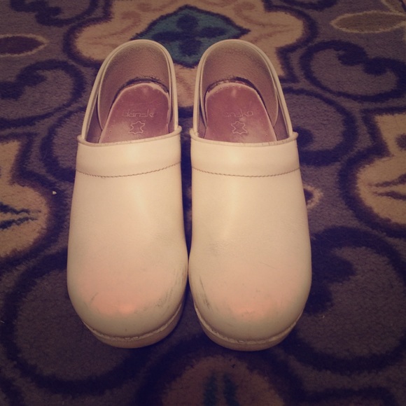 White Dansko clogs!
