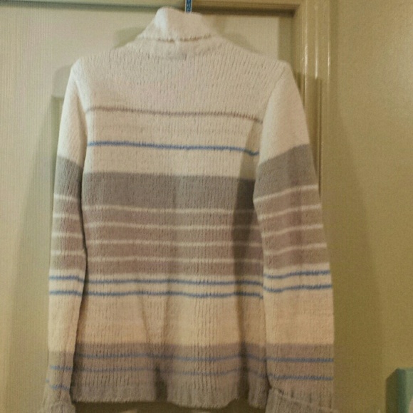 Real Comfort Soft, Warm, Very Pretty Turtleneck - Picture 3 of 4