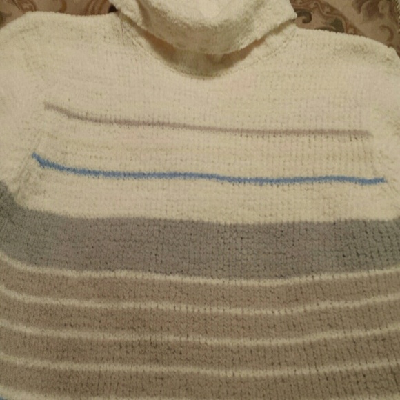 Real Comfort Soft, Warm, Very Pretty Turtleneck - Picture 4 of 4