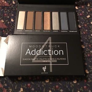 Younique Moodstruck Addiction Shadow Palette