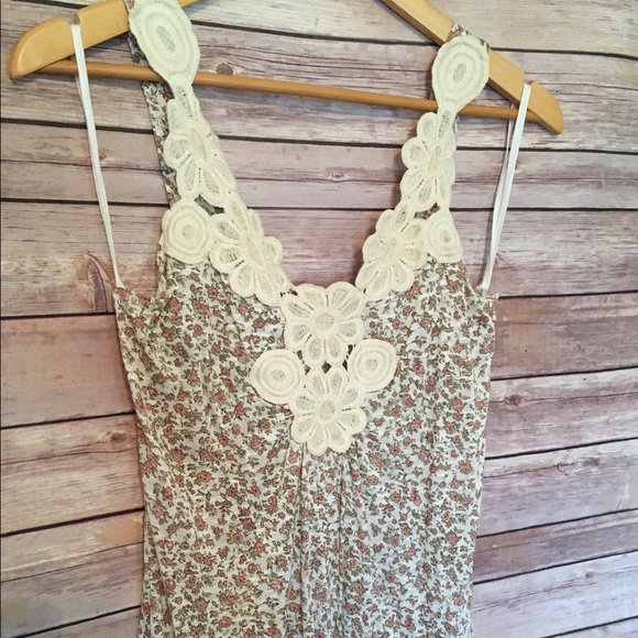 Body Central Tank Top- Floral, Lace- Size M, NWT - Picture 1 of 4