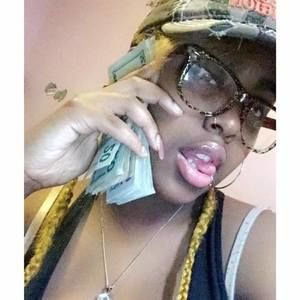 Meet your Posher, Lexie