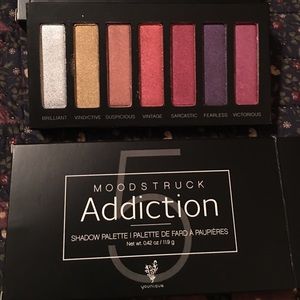 Younique Moodstruck Addiction Shadow Palette
