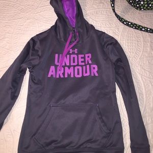 Women's small under armour sweatshirt