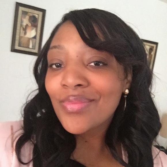 Meet your Posher, Crystal - Picture 2 of 3