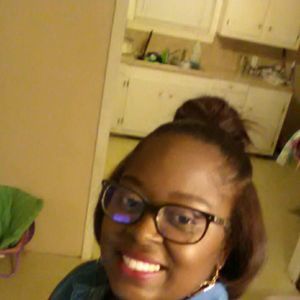 Meet your Posher, Lydia