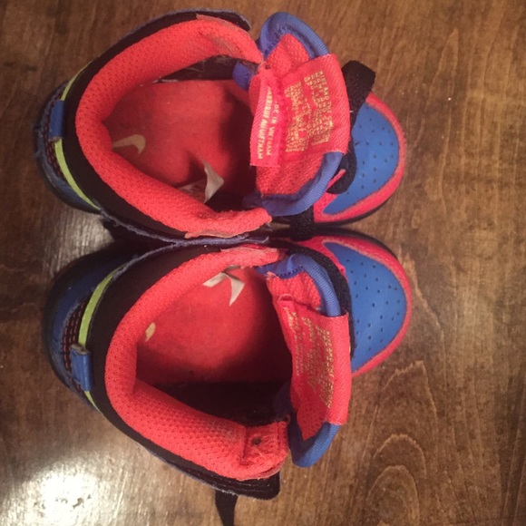 SOLD Nike sneakers - Picture 4 of 4