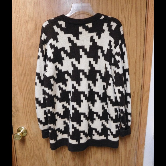 Sensational Brown - Ivory Cardigan W/Pockets - Picture 2 of 3