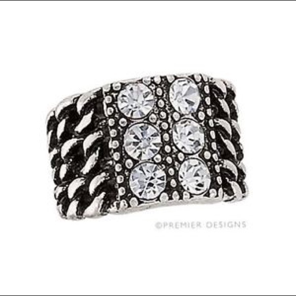 Premier Designs Grand ring