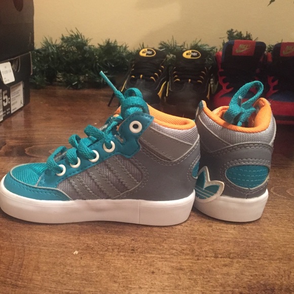 SOLD Adidas - Picture 2 of 3