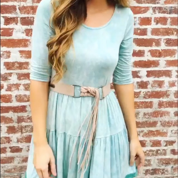 Size small dress and belt - Picture 2 of 3