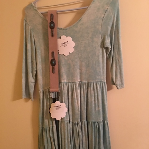 Size small dress and belt - Picture 3 of 3