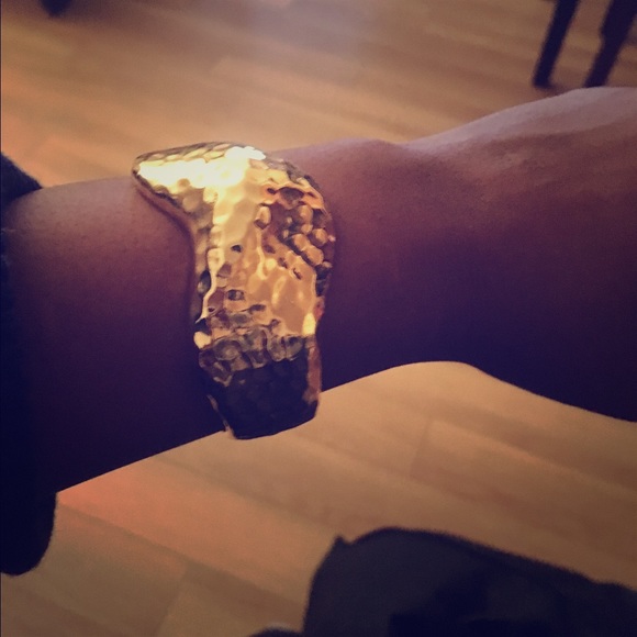 Costume jewelry- bracelet