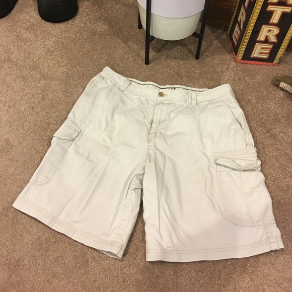 Izod Khaki Shorts