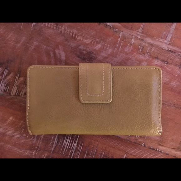 Green wallet