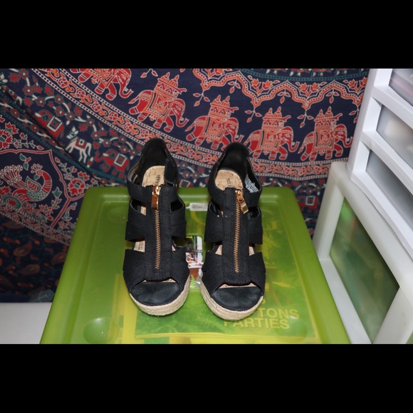 Used Merona Black/Gold Wedges 7.5