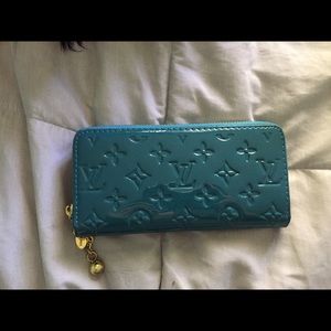 Fake Louis Vuitton wallet