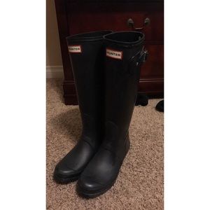hunter boots size nine. only warm four times!