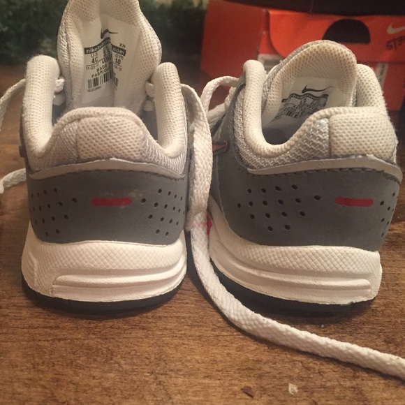 Nikes sneakers - Picture 3 of 4