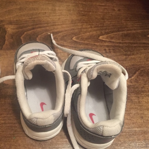 Nikes sneakers - Picture 4 of 4