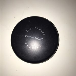Mac blot powder✨