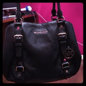 Michael Kors leather purse!!