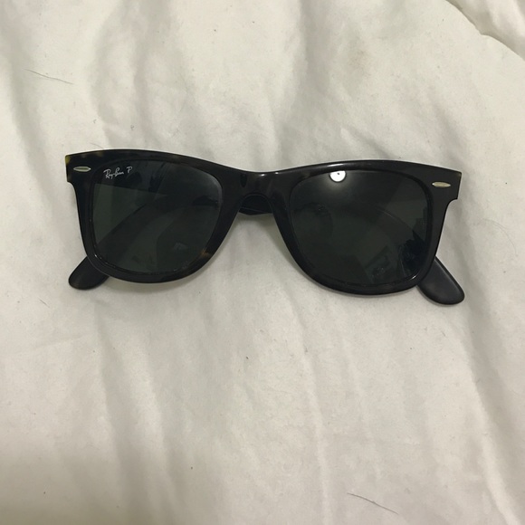 Wayfarer Raybans