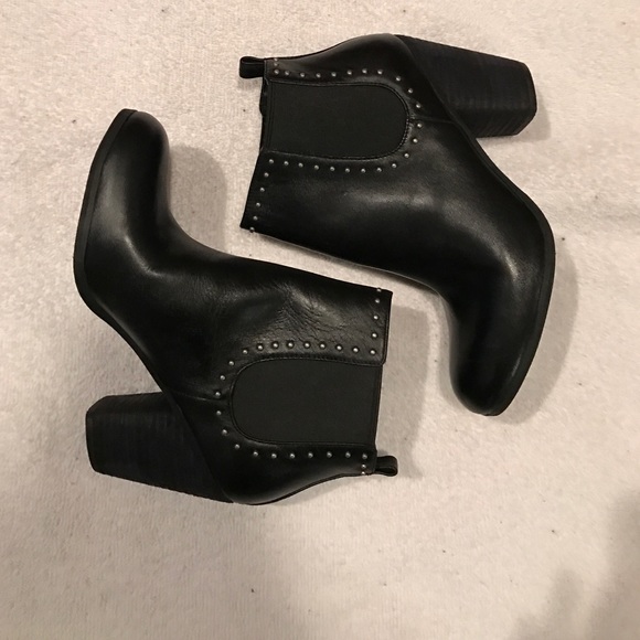 BP black booties