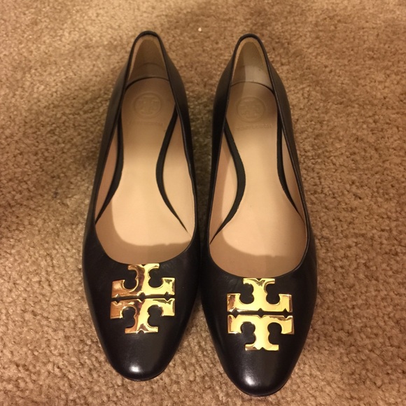 Flat Tory burch