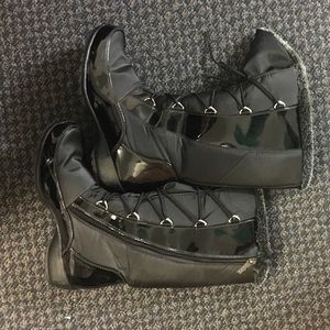 Black Snow Boots