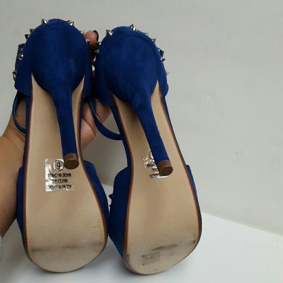 ❎❎SOLD❎❎blue stiletto with silver spikes - Picture 3 of 4