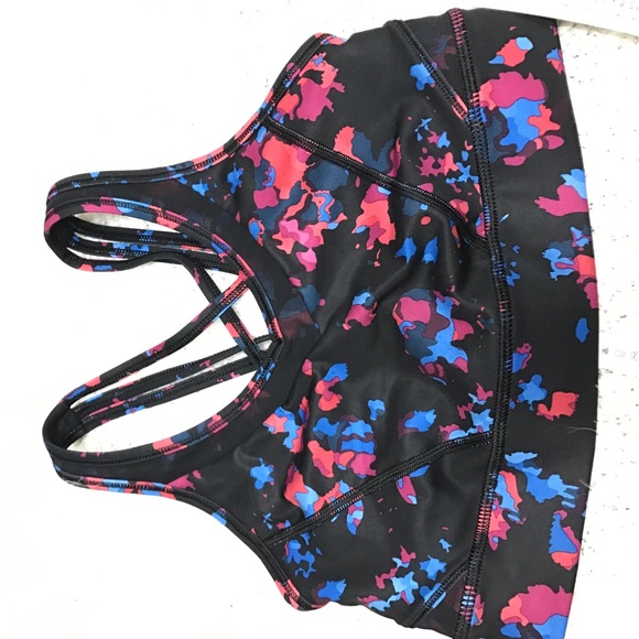Lululemon strap it like its hot sports bra