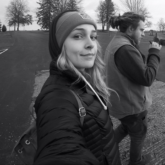 Meet your Posher, Layne 🌿 - Picture 2 of 5