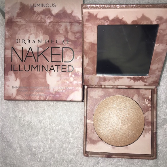 Urban Decay Naked illuminated in "luminous"