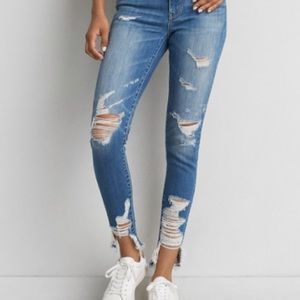 American Eagle Distressed High Rise Skinny Jean