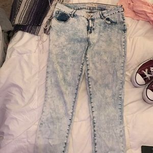 Acid washed low rise skinny jeans