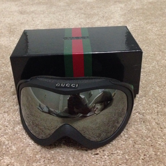 Gucci ski googles to flex in