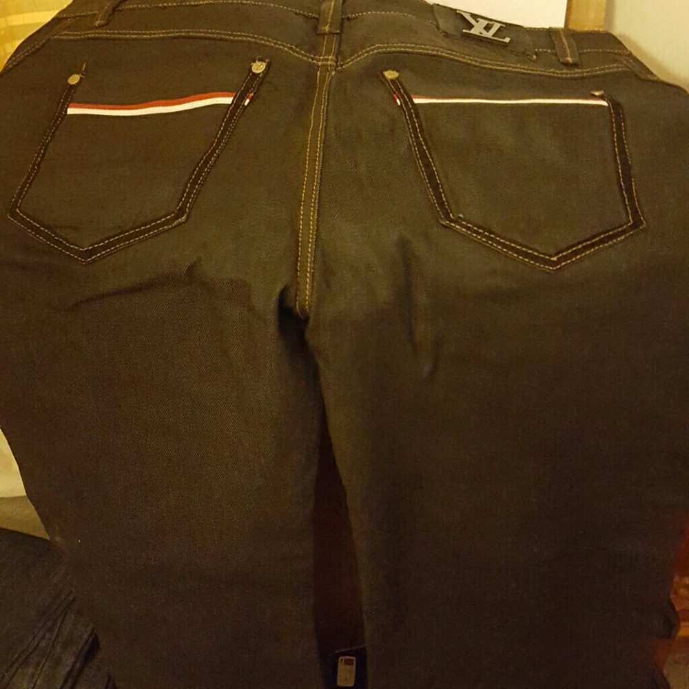 Jean bundle Sold - Picture 4 of 4