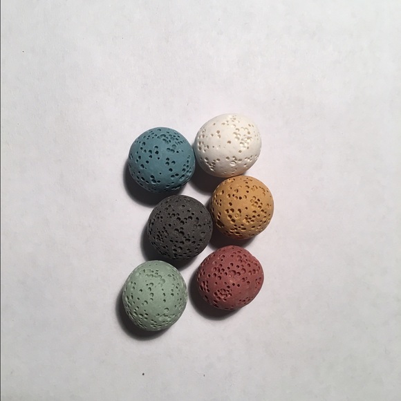 Small Vine Cube Essential Oil Diffuser Necklace - Picture 2 of 2