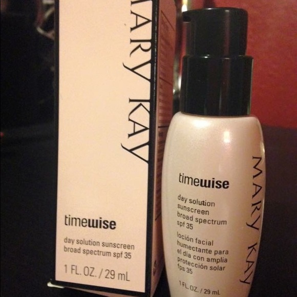 MK Day Solution w/ spf 35
